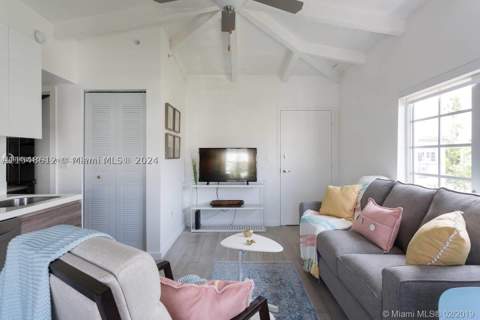 1450 Meridian Ave 201, Miami Beach FL - photo 9 of 19