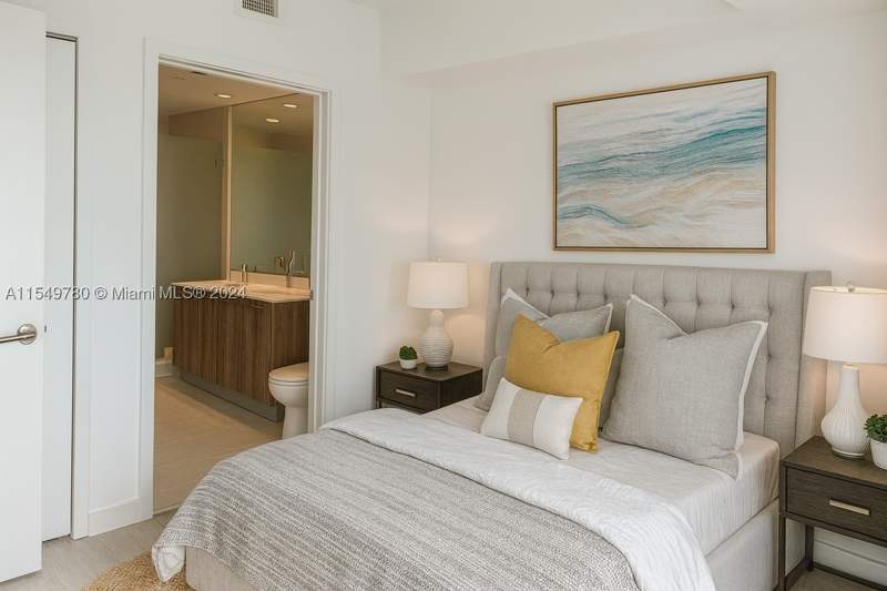 1 bedroom Condominium at 501 NE 31st St 3004, Paraiso Bayviews Condo, Miami — photo 2