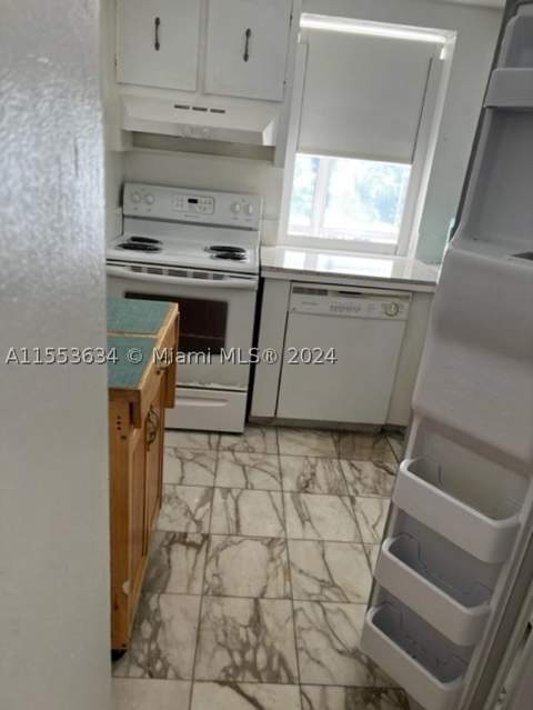 17560 Atlantic Blvd 301, Sunny Isles Beach FL - photo 6 of 10