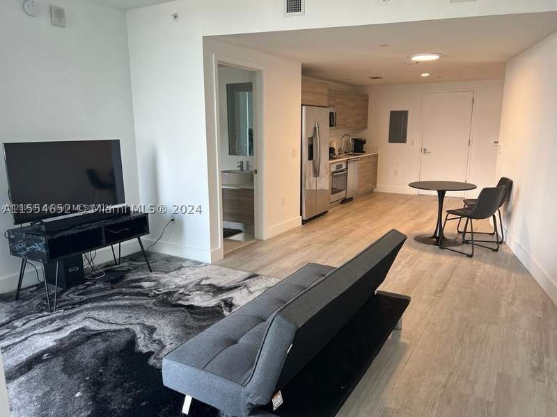 1 bedroom Condominium at 121 NE 34th St 2014, 3401 Midtown Condo, Miami — photo 2