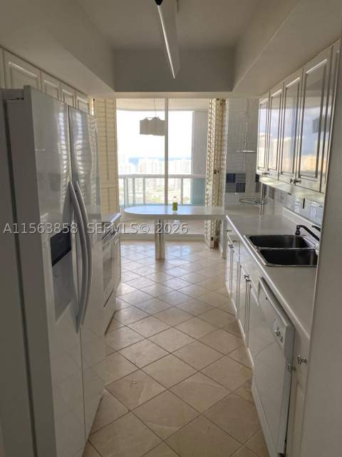 21205 Yacht Club Dr Ph09, Aventura FL - photo 13 of 53