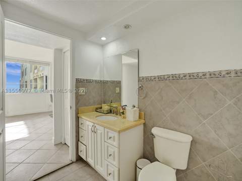 5005 Collins Ave 725, Miami Beach FL - photo 19 of 45