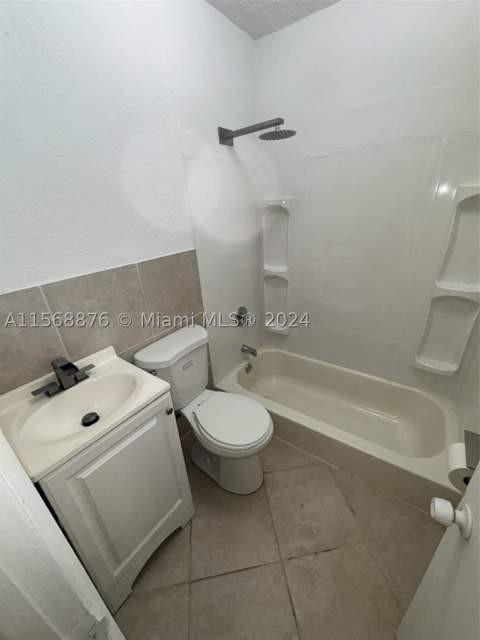 2255 NW 63rd St, Miami FL - photo 6 of 10