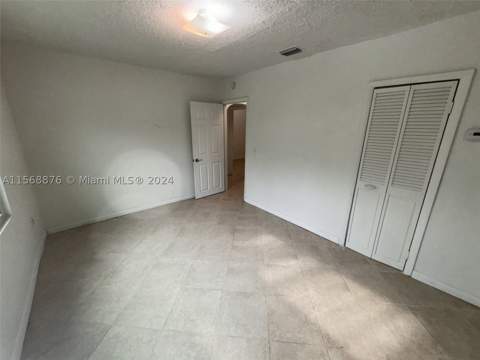 2255 NW 63rd St, Miami FL - photo 8 of 10