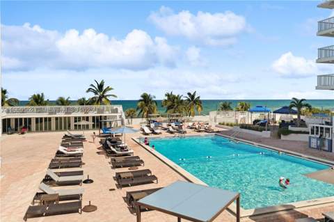 5401 Collins Ave 209, Miami Beach FL - photo 6 of 33