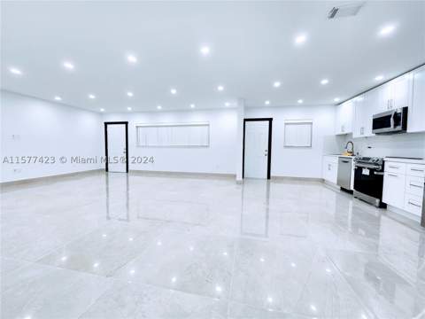11930 NE 19th Dr 3, North Miami FL - photo 9 of 44