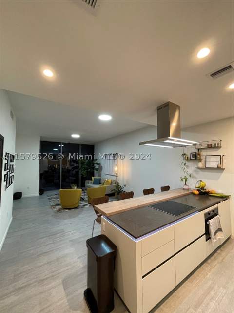 1000 Brickell Plz 1811, Miami FL - photo 10 of 24