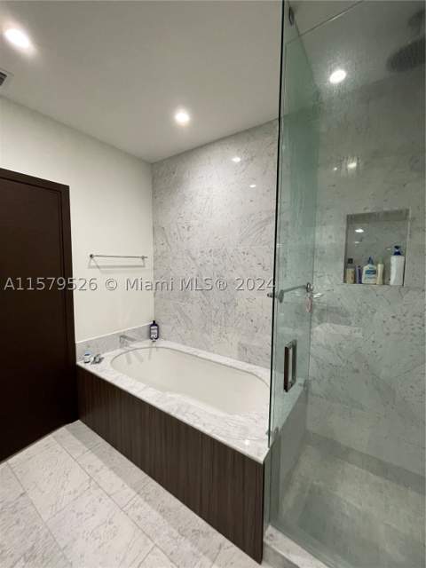 1000 Brickell Plz 1811, Miami FL - photo 12 of 24