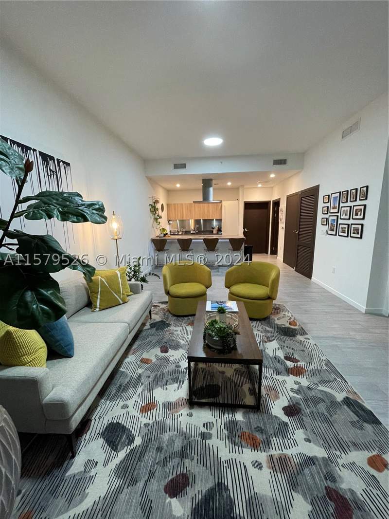 1 bedroom Condominium at 1000 Brickell Plz 1811, Brickell Flatiron Condo, Miami — photo 3
