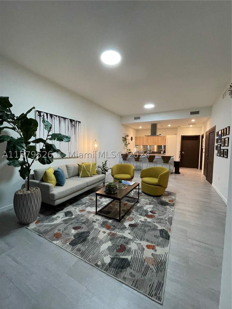 1 bedroom Condominium at 1000 Brickell Plz 1811, Brickell Flatiron Condo, Miami — photo 4