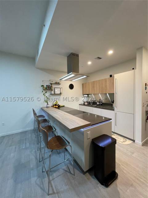 1000 Brickell Plz 1811, Miami FL - photo 6 of 24
