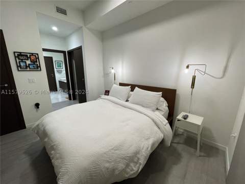 1000 Brickell Plz 1811, Miami FL - photo 8 of 24