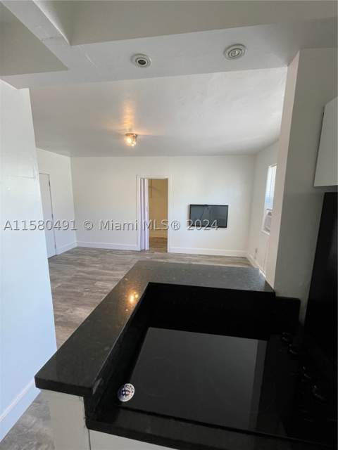 760 Jefferson Ave 11, Miami Beach FL - photo 6 of 10