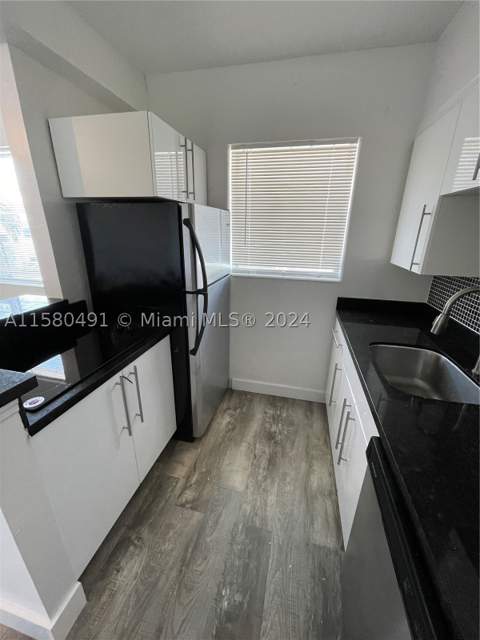 760 Jefferson Ave 11, Miami Beach FL - photo 7 of 10
