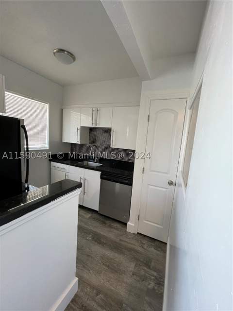 760 Jefferson Ave 11, Miami Beach FL - photo 8 of 10