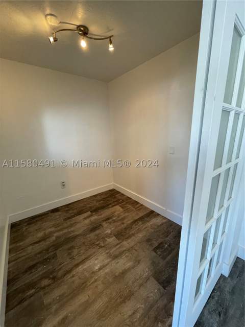 760 Jefferson Ave 11, Miami Beach FL - photo 9 of 10