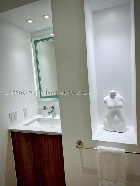 2301 Collins Ave 837, Miami Beach FL - photo 21 of 37