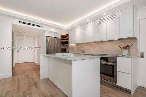 2301 Collins Ave 837, Miami Beach FL - photo 9 of 37