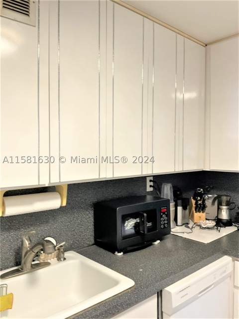 4675 W 18th Ct 502, Hialeah FL - photo 10 of 13