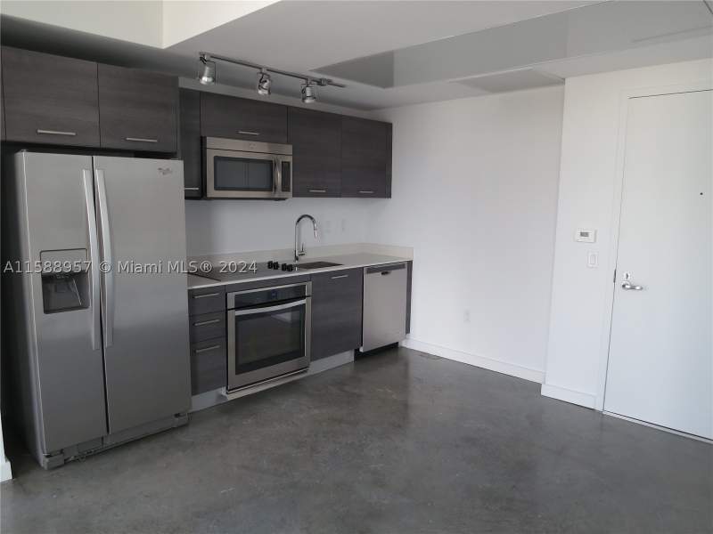 1 bedroom Condominium at 151 SE 1 St 1704, Centro Condo, Miami — photo 2