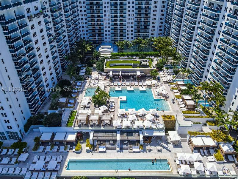1 bedroom Condominium at 2301 Collins Ave 325, Roney Palace Condo, Miami Beach — photo 5