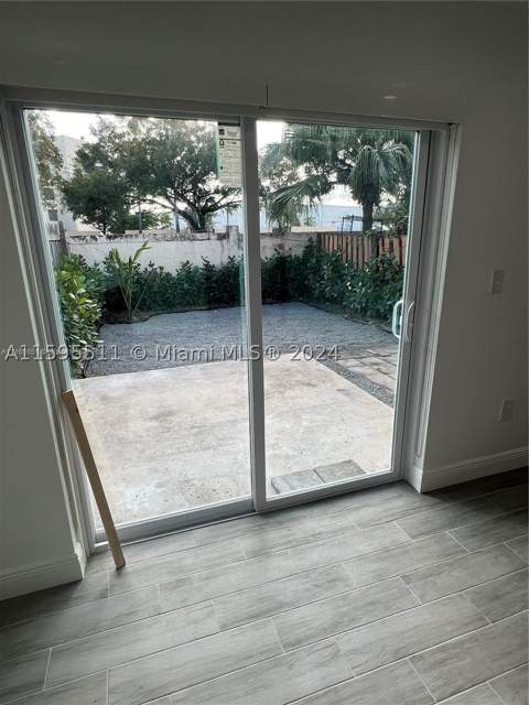 2050 SW 122nd Ave 22, Miami FL - photo 6 of 24