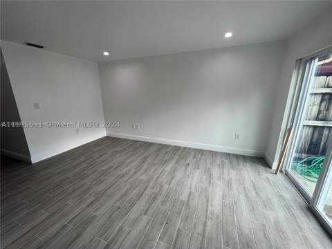 2050 SW 122nd Ave 22, Miami FL - photo 8 of 24
