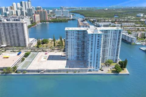301 174th St 1701, Sunny Isles Beach FL - photo 13 of 58