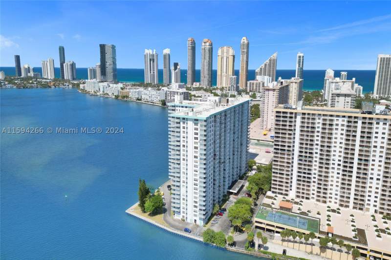 2 bedroom Condominium at 301 174th St 1701, Winston Towers 500 Condo, Sunny Isles Beach — photo 4