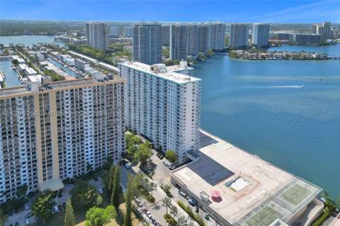 301 174th St 1701, Sunny Isles Beach FL - photo 9 of 58