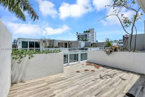 1000 99th St 14, Bay Harbor Islands FL - photo 17 of 22
