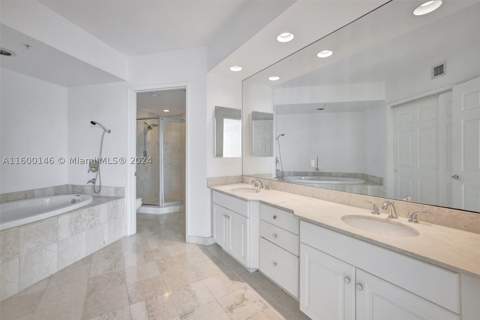 3370 Hidden Bay Dr 1208, Aventura FL - photo 24 of 73