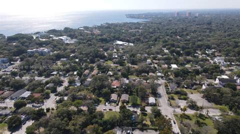 3373 Thomas Ave, Miami FL - photo 9 of 19