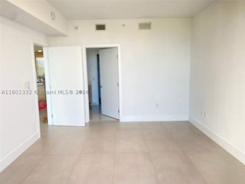 16385 Biscayne Blvd 2421, North Miami Beach FL - photo 11 of 40