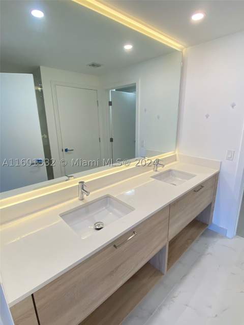 16385 Biscayne Blvd 2421, North Miami Beach FL - photo 14 of 40