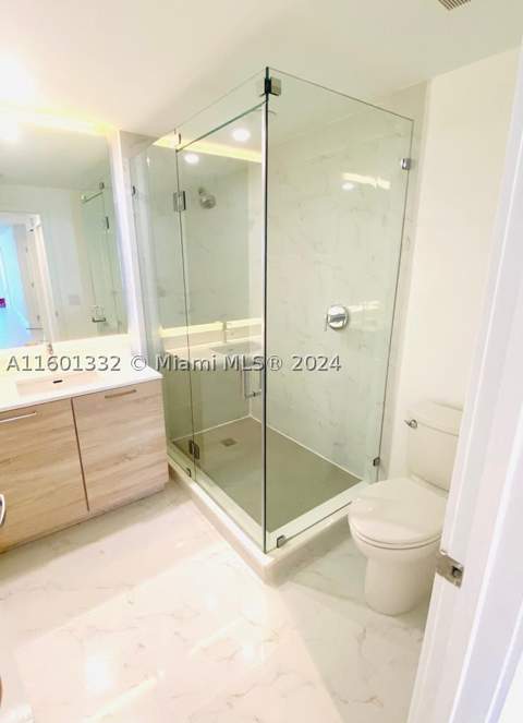 16385 Biscayne Blvd 2421, North Miami Beach FL - photo 20 of 40