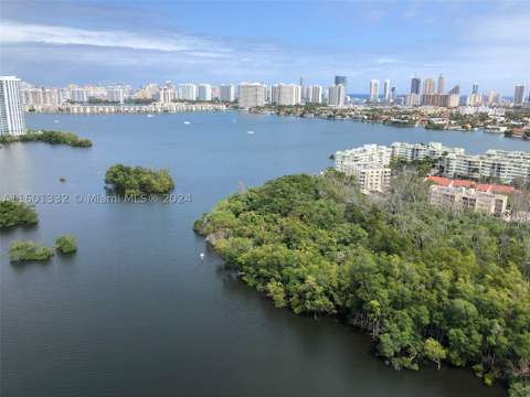 16385 Biscayne Blvd 2421, North Miami Beach FL - photo 22 of 40
