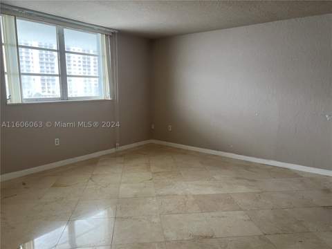 4000 NE 170th St 604, North Miami Beach FL - photo 10 of 22