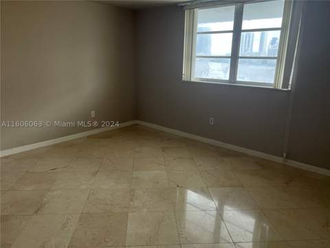4000 NE 170th St 604, North Miami Beach FL - photo 11 of 22