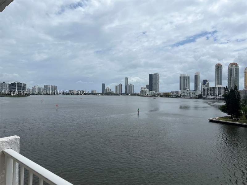 2 bedroom Condominium at 4000 NE 170th St 604, Eden Point North Condo, North Miami Beach — photo 4