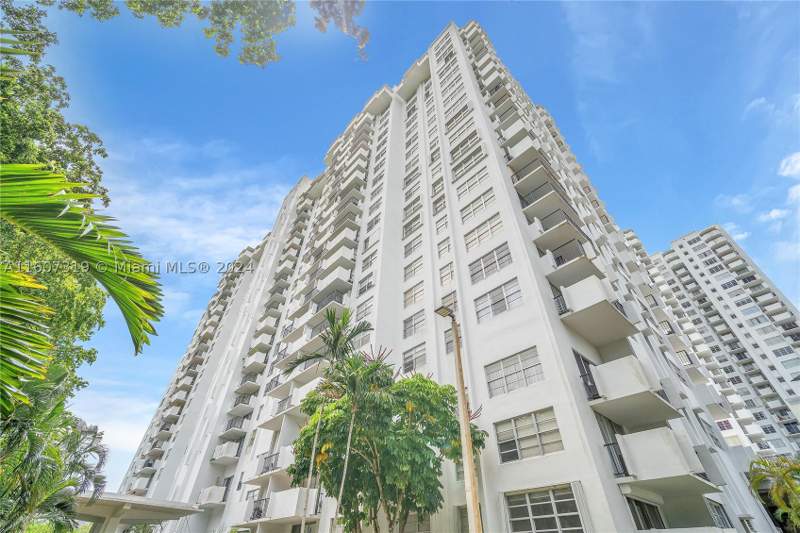 2 bedroom Condominium at 2780 NE 183rd St 1601, Commodore Plaza Condo, Aventura — photo 2