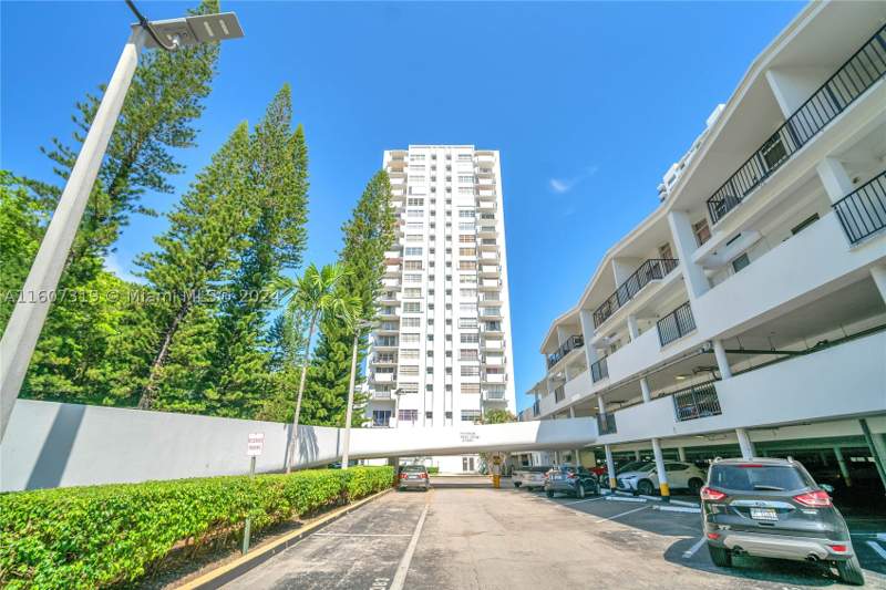 2 bedroom Condominium at 2780 NE 183rd St 1601, Commodore Plaza Condo, Aventura — photo 3