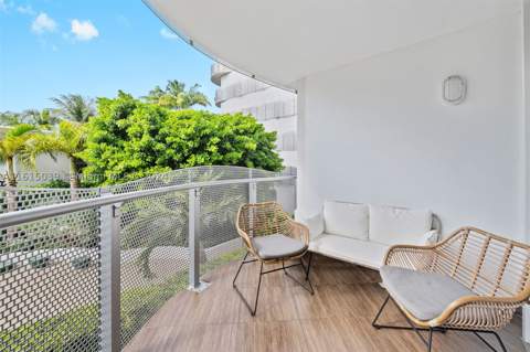 2155 Washington Ct 206, Miami Beach FL - photo 10 of 33