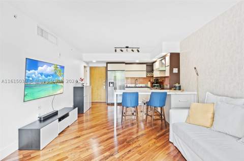 2155 Washington Ct 206, Miami Beach FL - photo 7 of 33