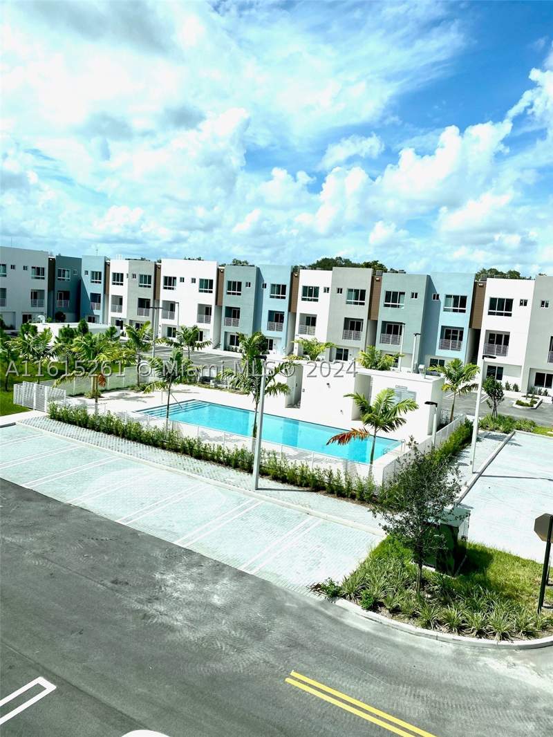2 bedroom Condominium at 2505 NE 193rd St 4207, Riverwood, Miami — photo 3