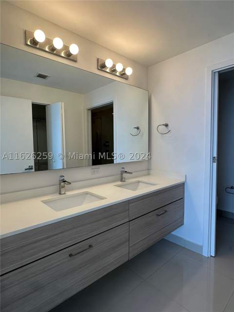 600 NE 27th St 2302, Miami FL - photo 18 of 33