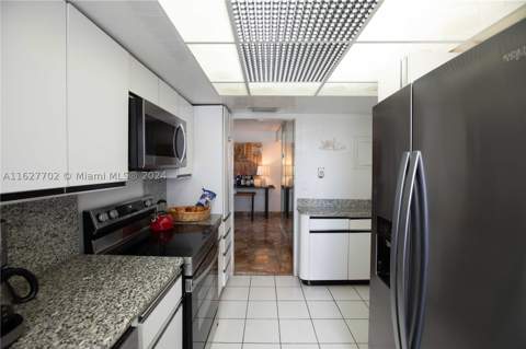 6039 Collins Ave 1728, Miami Beach FL - photo 6 of 29