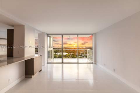2655 Collins Ave 2302, Miami Beach FL - photo 15 of 70