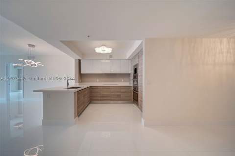 300 Sunny Isles Blvd 2103, Sunny Isles Beach FL - photo 12 of 41