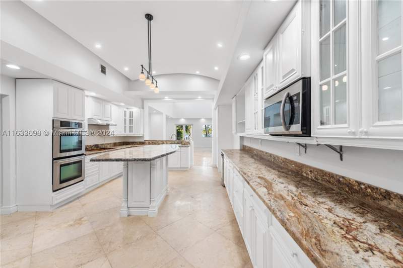 9 bedroom SingleFamilyResidence at 369 N Hibiscus Dr, Hibiscus Island, Miami Beach — photo 5